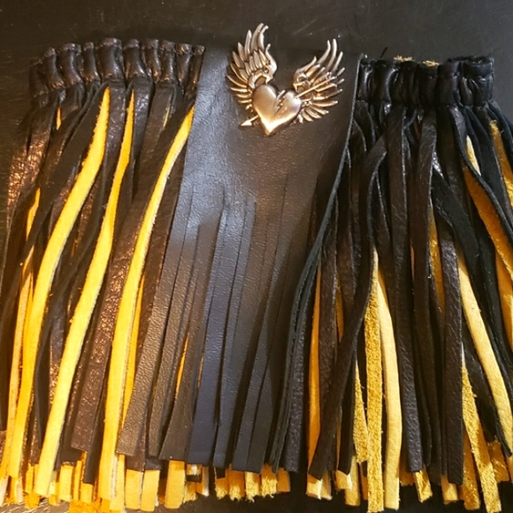 Leather Tassel Heart With Wings Armband - Picture 2 of 5